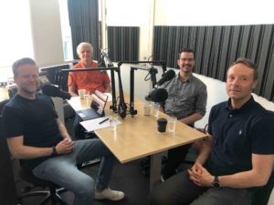 Fyra företag samlades för en podcastinspelning om hyra mot egen