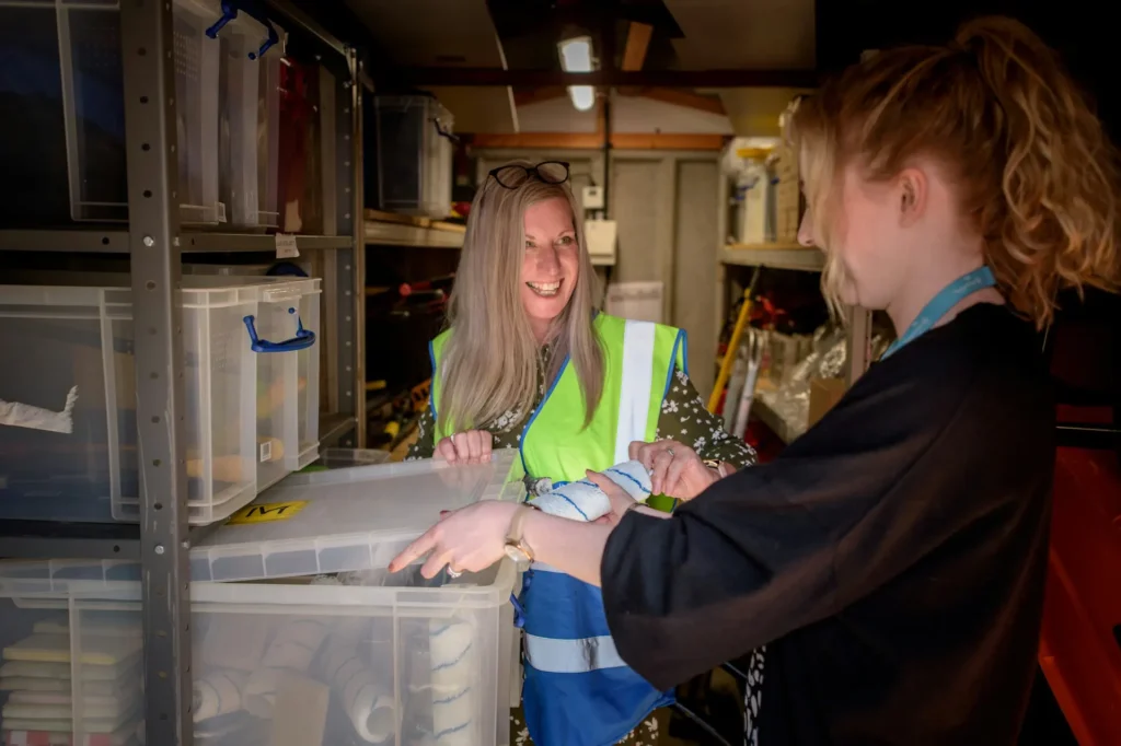 Uthyrning av utrustning - Förbättra lagerhantering och logistik